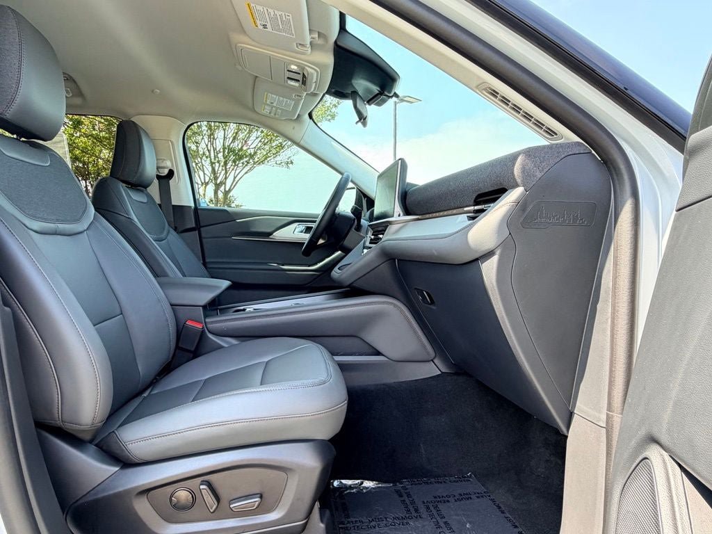 New 2026 Ford Explorer Active w/ Active Comfort Package RWD image 6