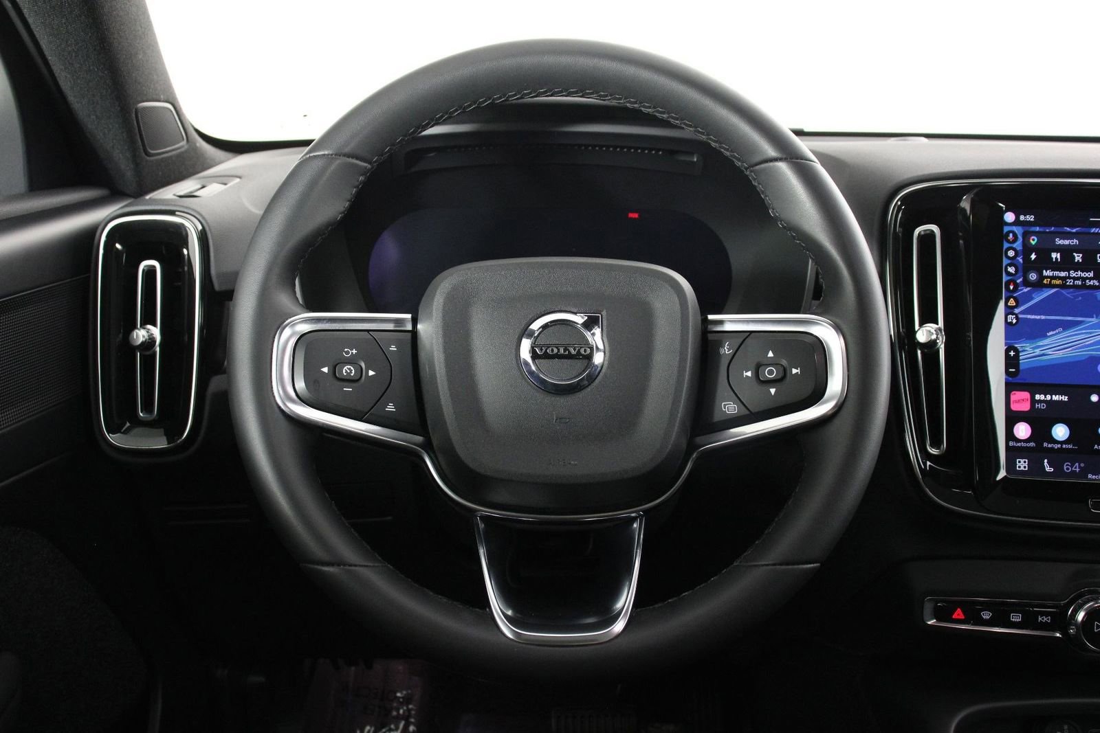 Used 2023 Volvo C40 P8 Recharge Plus AWD/4WD image 8