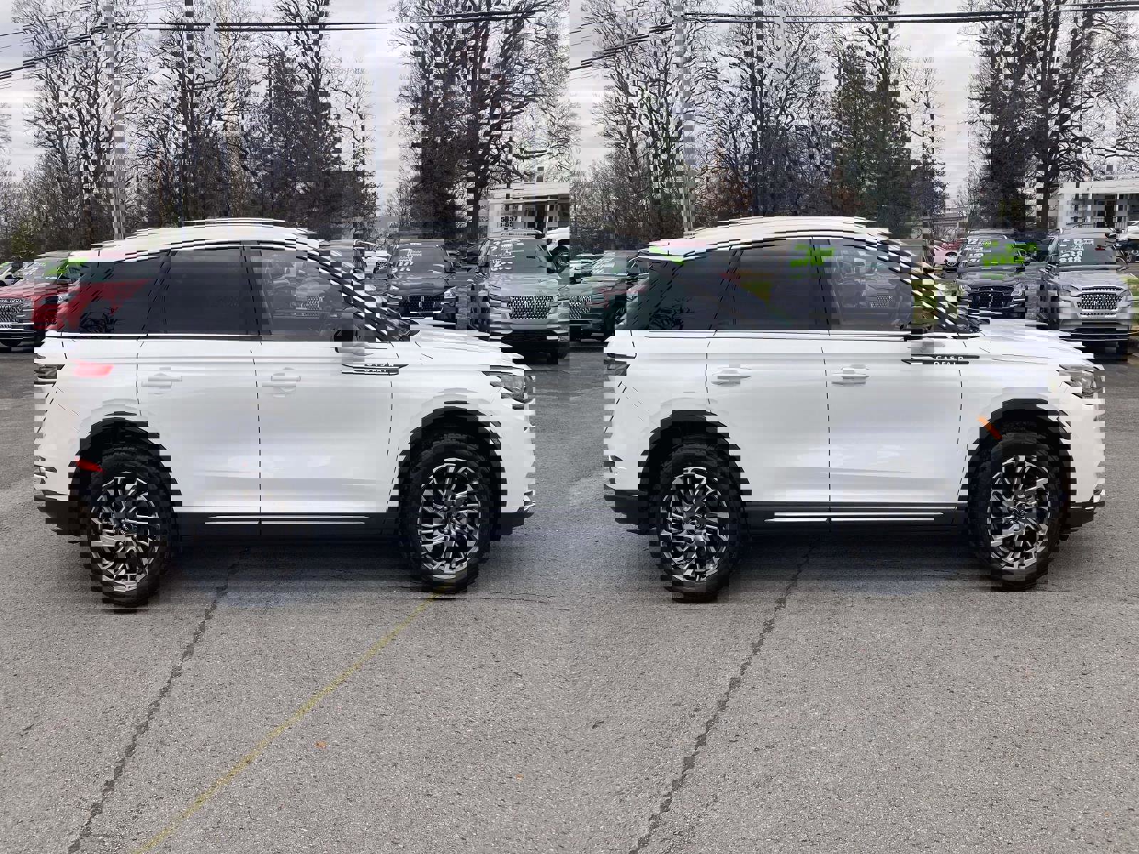 Certified 2022 Lincoln Corsair FWD w/ Equipment Group 101A image 2