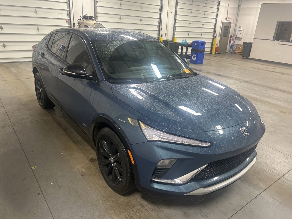 Used 2025 Buick Envista Sport Touring image 1