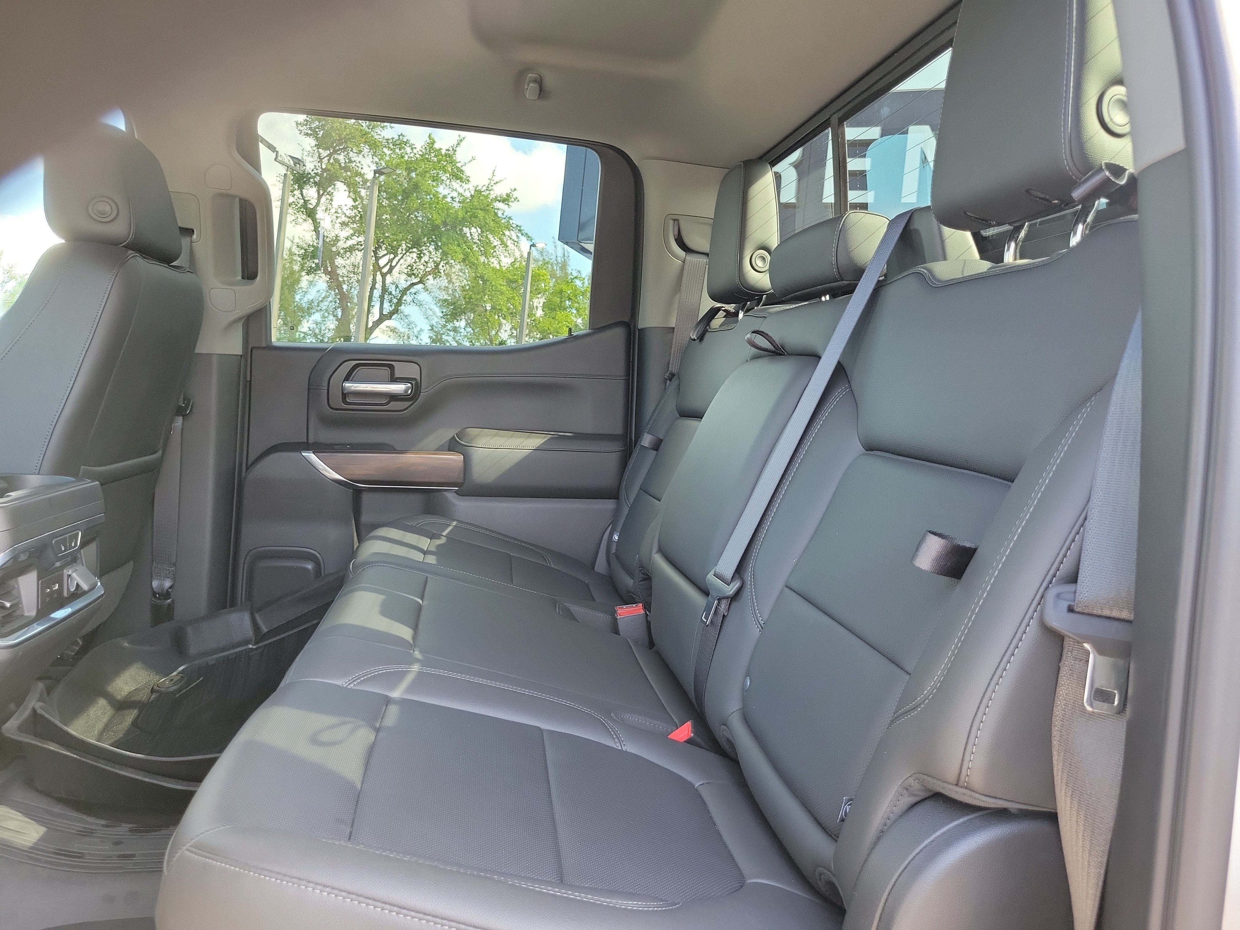 Used 2020 GMC Sierra 1500 SLT w/ SLT Premium Package RWD image 14