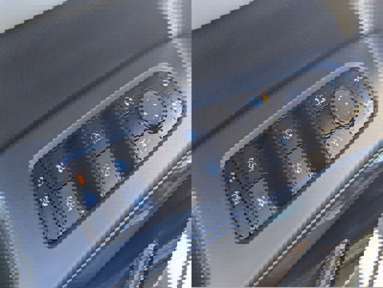 Certified 2024 Nissan Pathfinder SV image 22