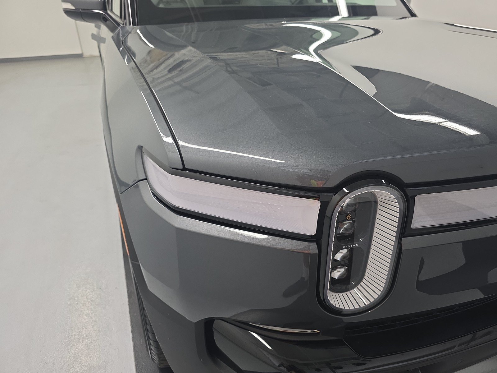 Used 2024 Rivian R1T Adventure AWD/4WD image 33