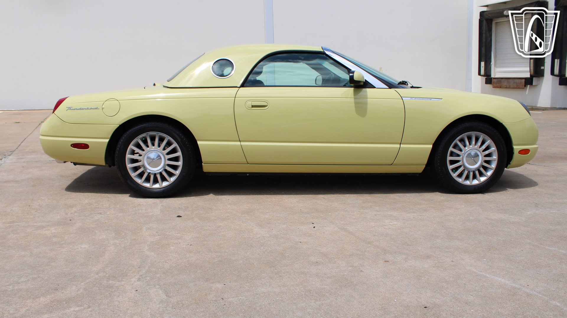 Used 2005 Ford Thunderbird RWD image 30