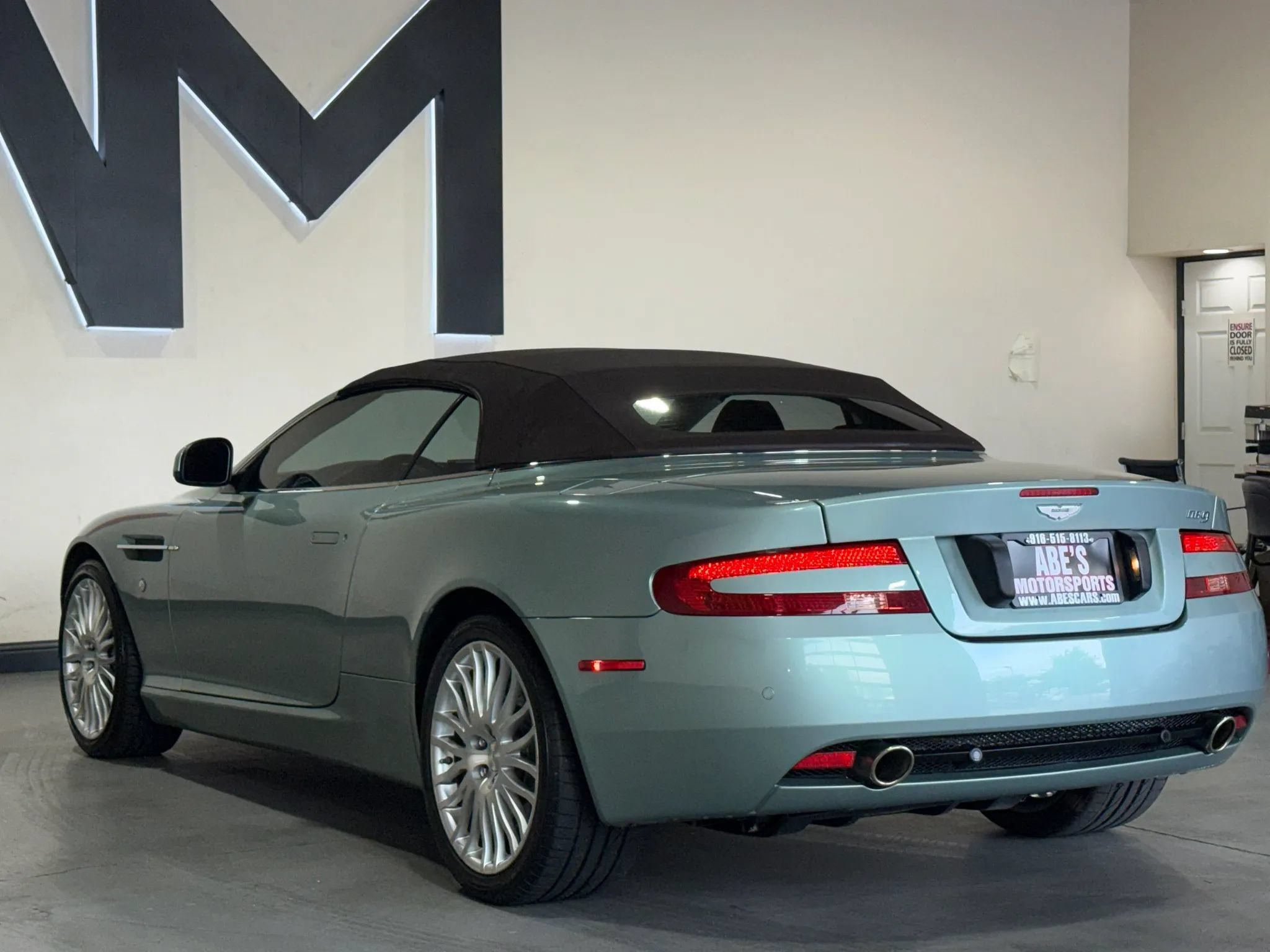 Used 2010 Aston Martin DB9 Volante RWD image 15