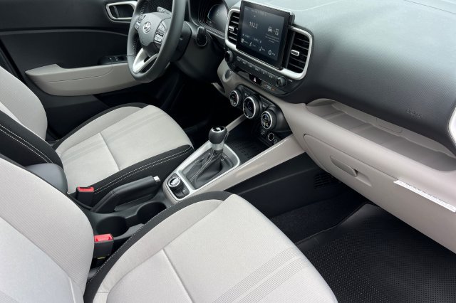 New 2026 Hyundai Venue SEL FWD image 15