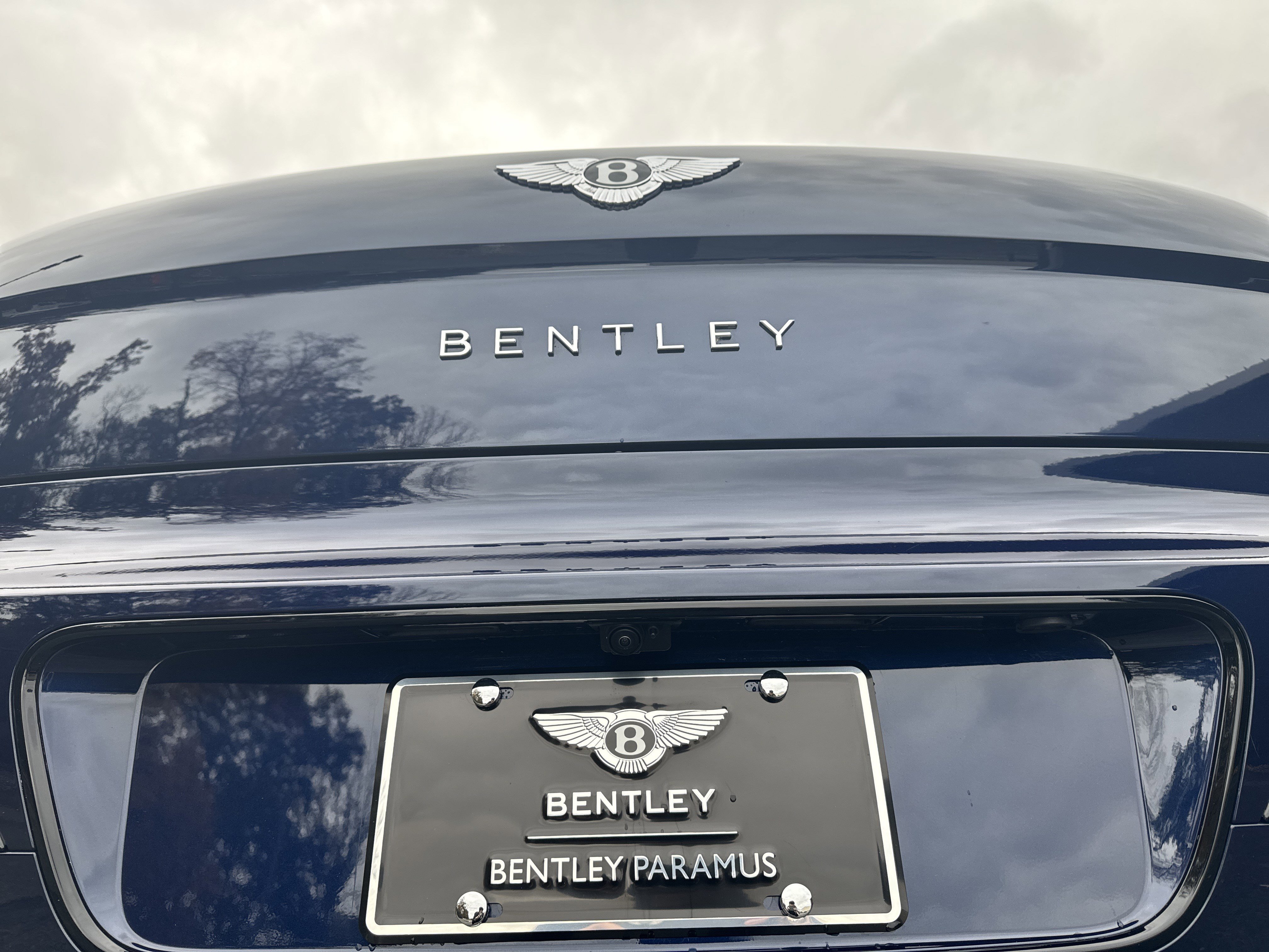 Used 2024 Bentley Flying Spur V8 image 30