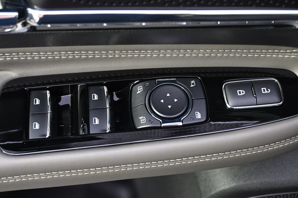 Used 2026 Lincoln Corsair Premiere AWD/4WD image 23