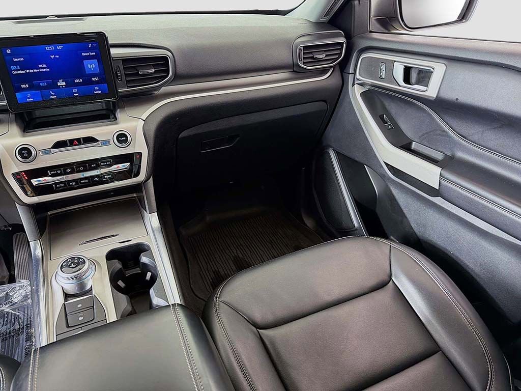 Used 2022 Ford Explorer XLT w/ Equipment Group 202A image 26