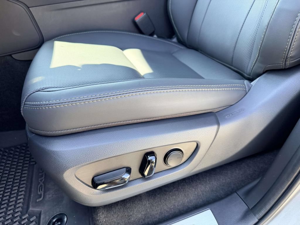Used 2024 Lexus GX 550 AWD/4WD image 18