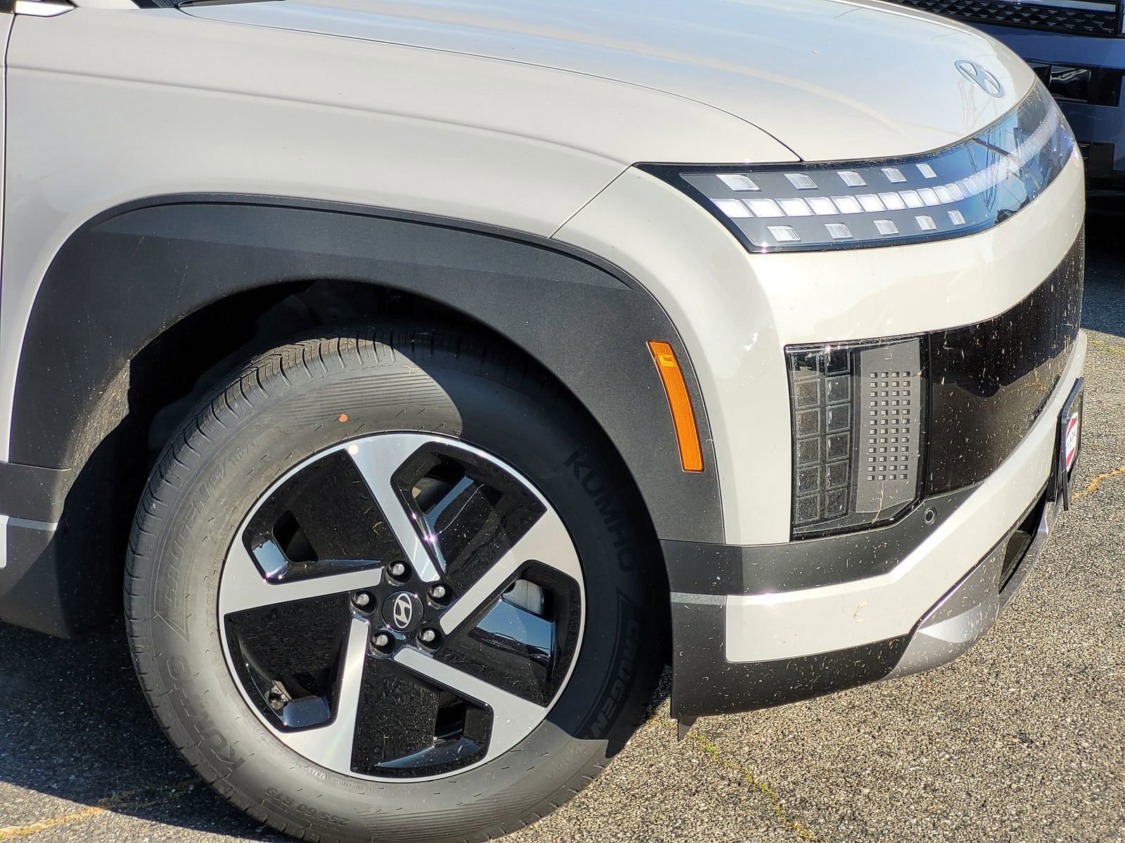 New 2026 Hyundai Ioniq 9 SEL image 3