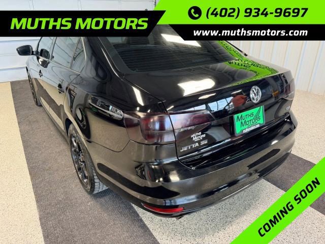Used 2016 Volkswagen Jetta SE FWD image 4
