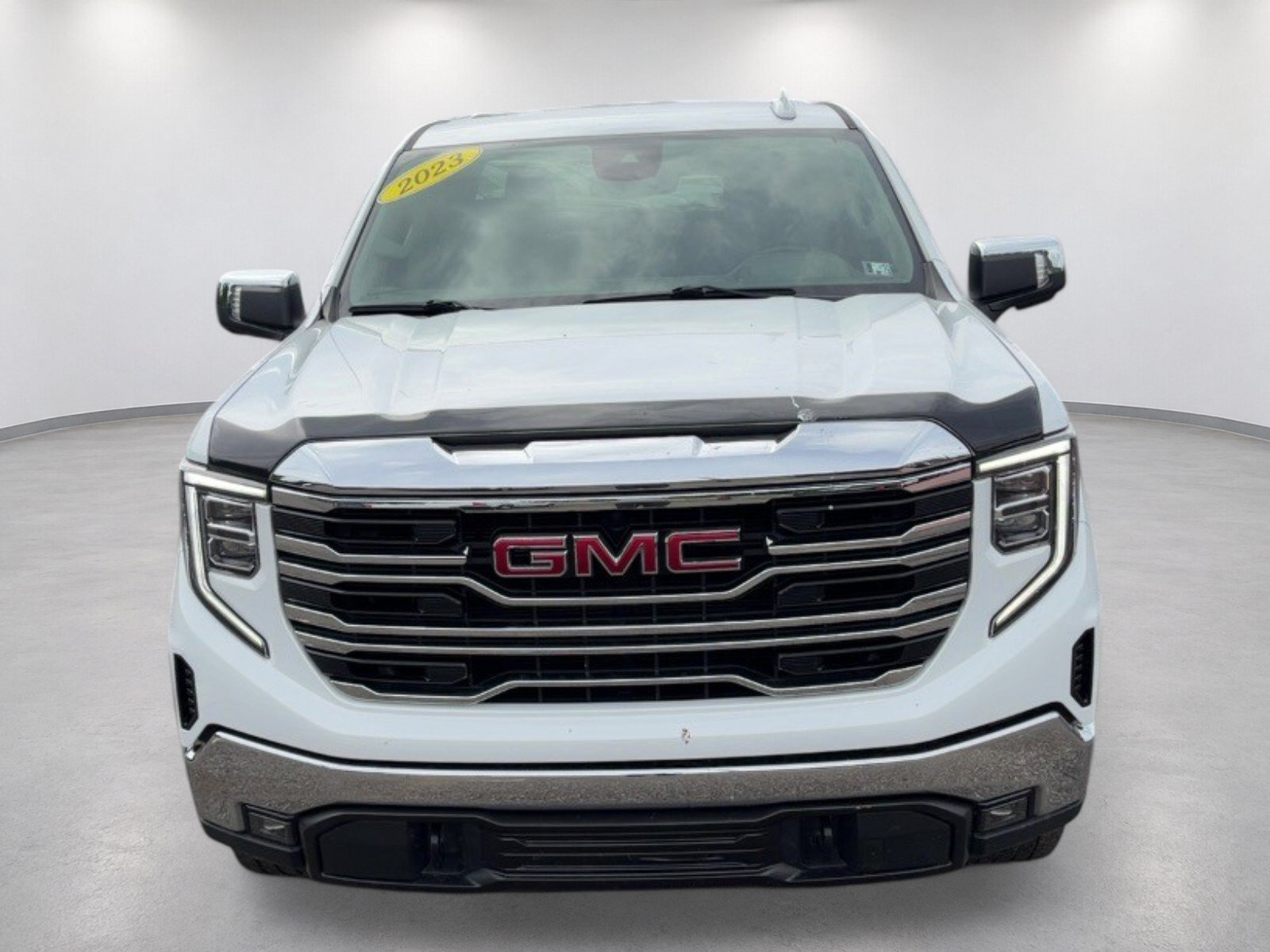 Used 2023 GMC Sierra 1500 SLT w/ SLT Premium Package AWD/4WD image 2