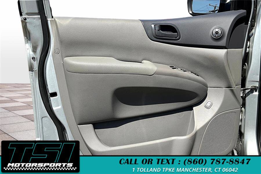 Used 2014 Kia Sedona LX image 23