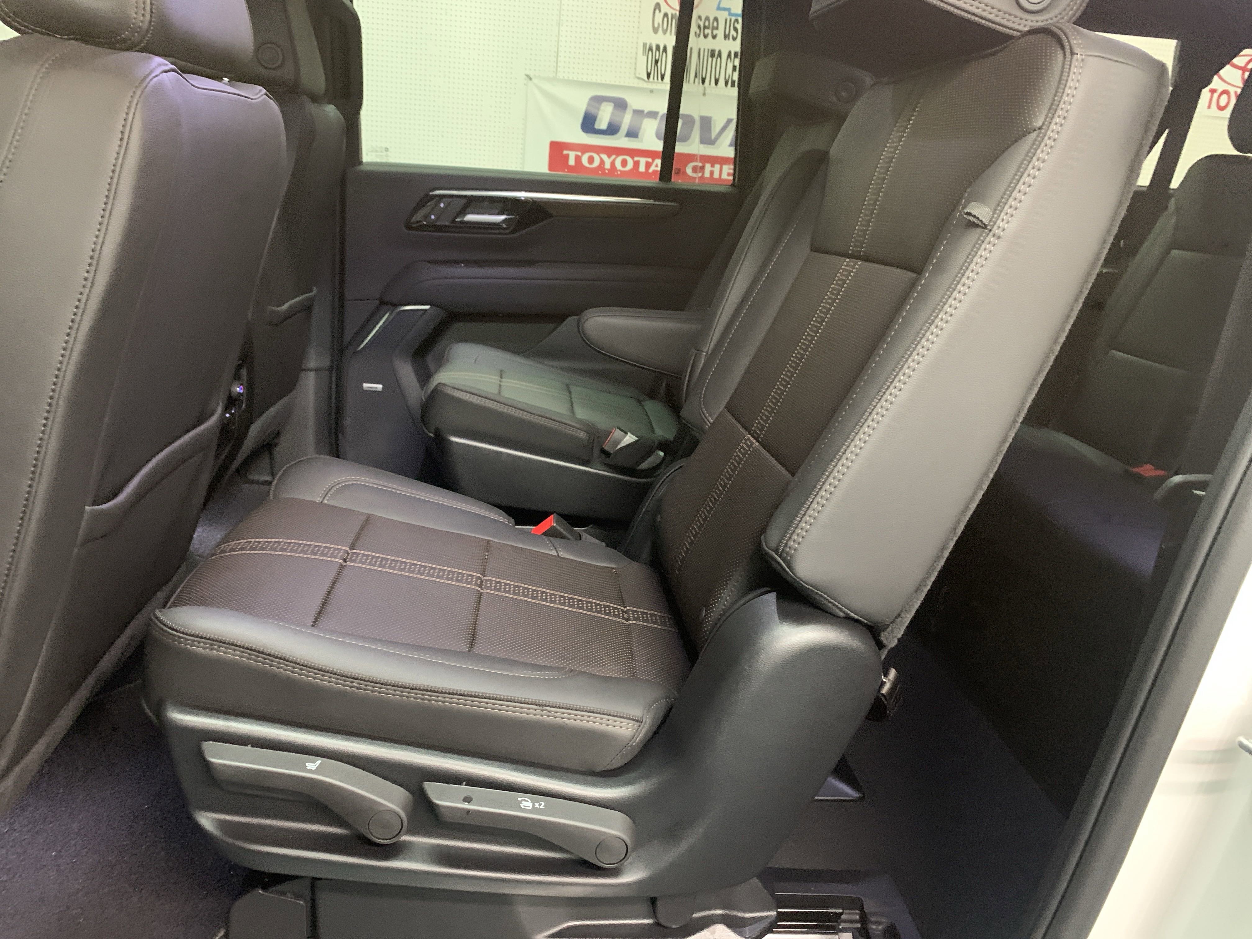 New 2025 Chevrolet Suburban High Country image 11