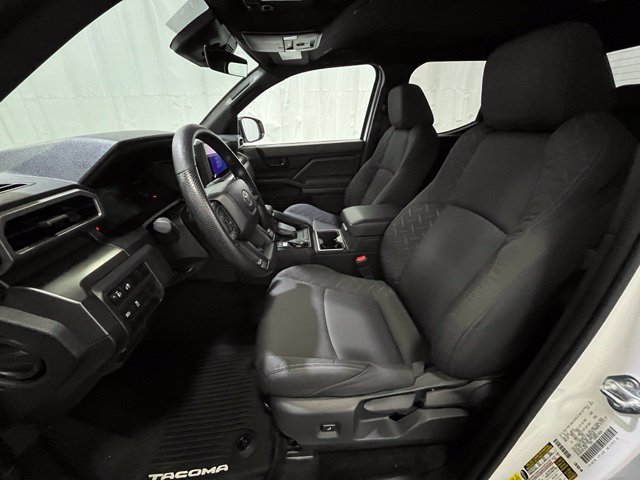 Certified 2025 Toyota Tacoma SR5 AWD/4WD image 10