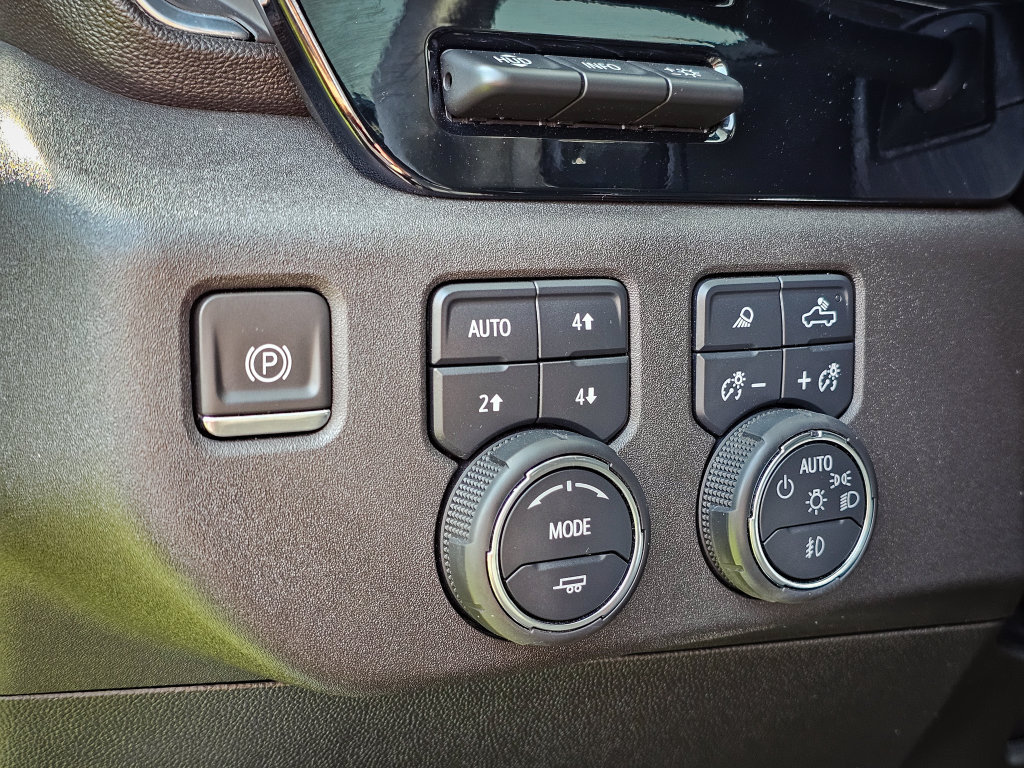 Used 2024 Chevrolet Silverado 2500 LTZ w/ LTZ Convenience Package AWD/4WD image 17