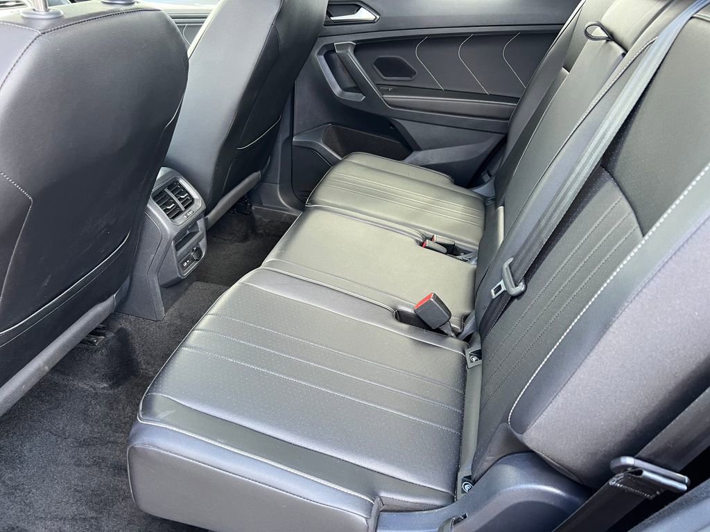 Used 2023 Volkswagen Tiguan SE FWD image 11