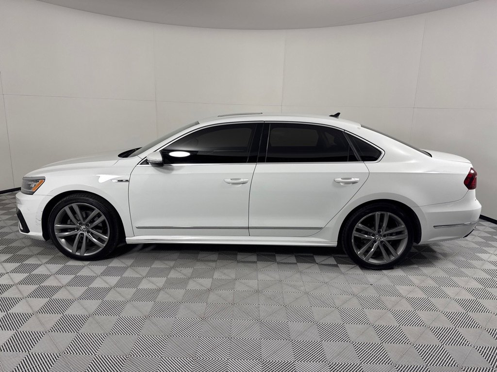 Used 2019 Volkswagen Passat 2.0T SE R-Line image 8