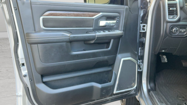 Used 2020 RAM 3500 Laramie AWD/4WD image 19
