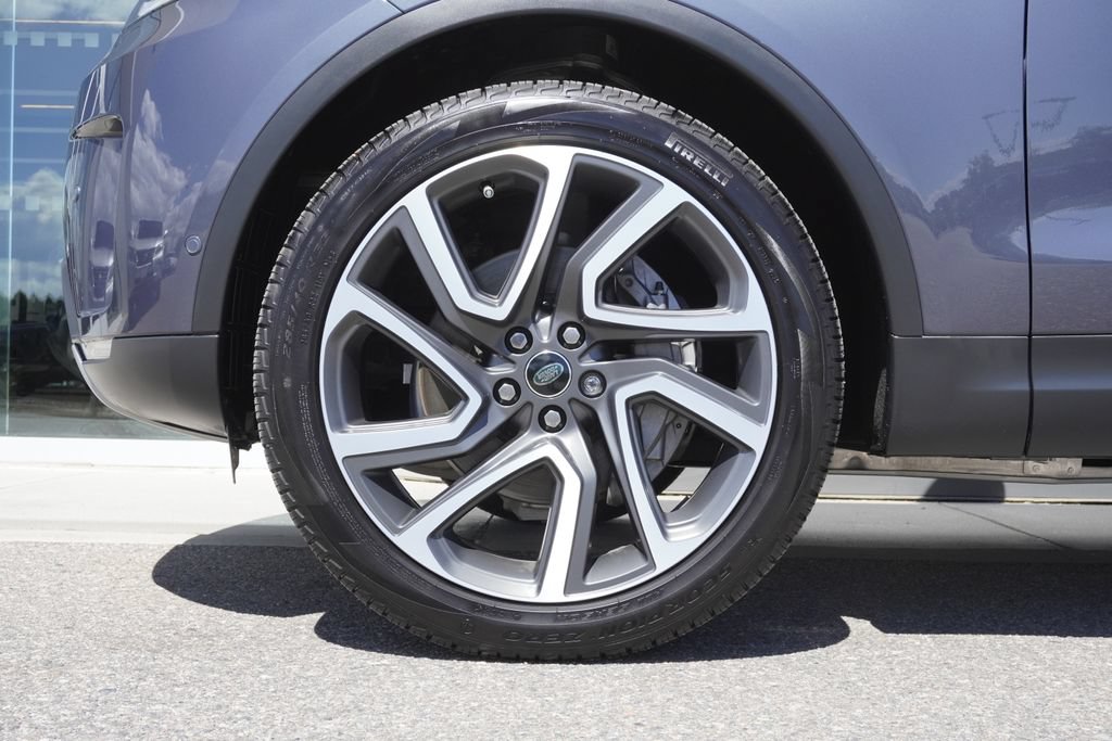 Used 2025 Land Rover Discovery S AWD/4WD image 34