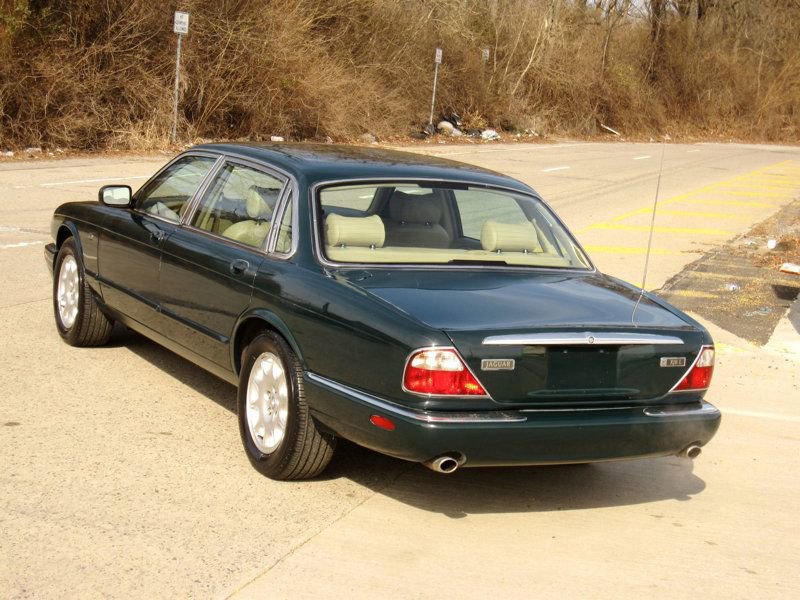 Used 2000 Jaguar XJ8 image 13