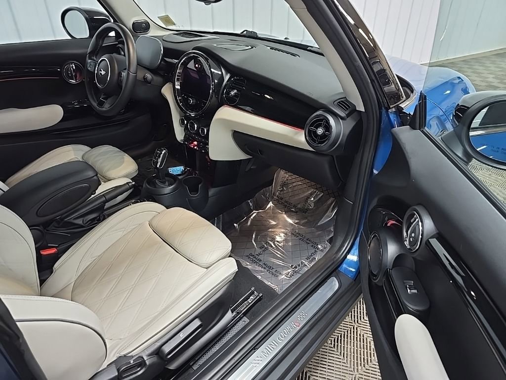 Used 2023 MINI Cooper S image 15