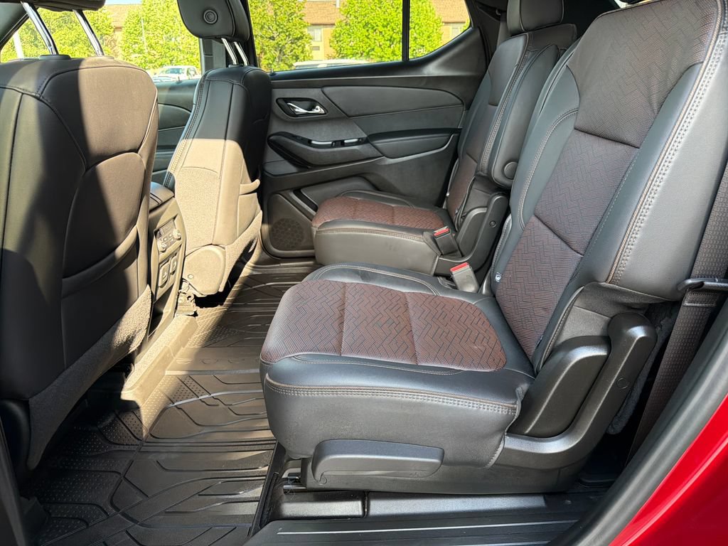 Used 2024 Chevrolet Traverse High Country w/ LPO, Floor Liner Package AWD/4WD image 28