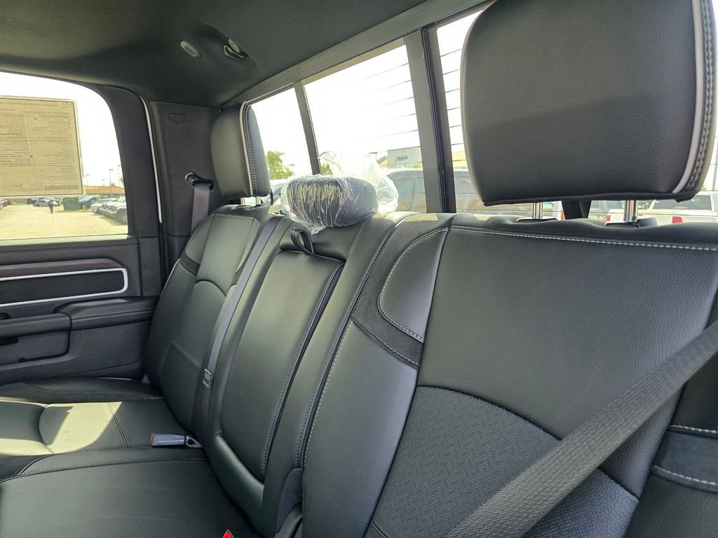 New 2026 RAM 2500 Laramie AWD/4WD image 9