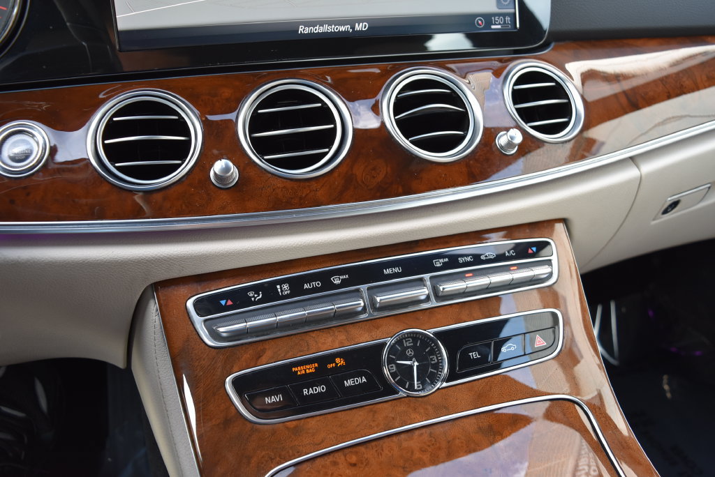 Used 2019 Mercedes-Benz E 300 4MATIC w/ Driver Assistance Package image 17