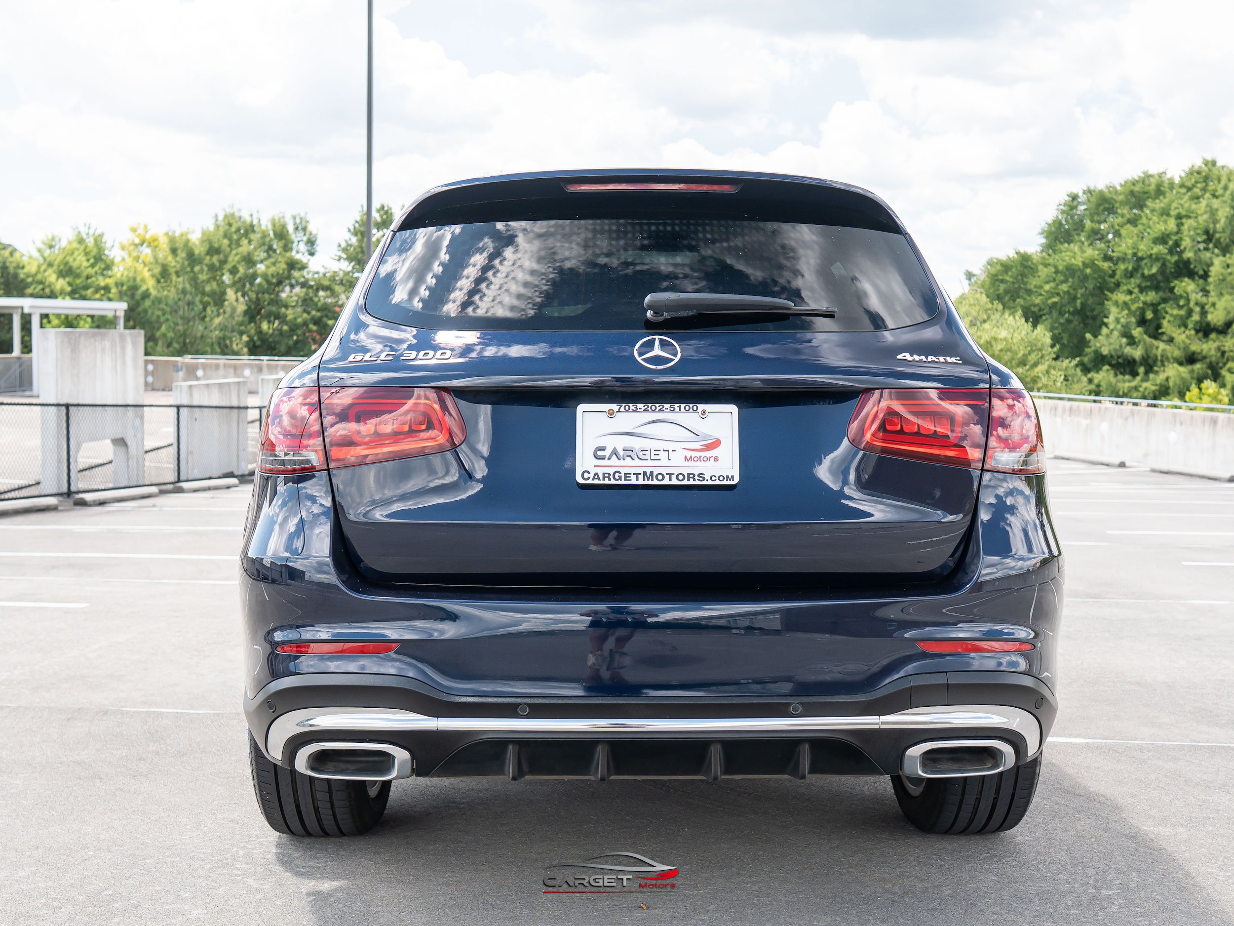 Used 2021 Mercedes-Benz GLC 300 4MATIC w/ AMG Line image 6