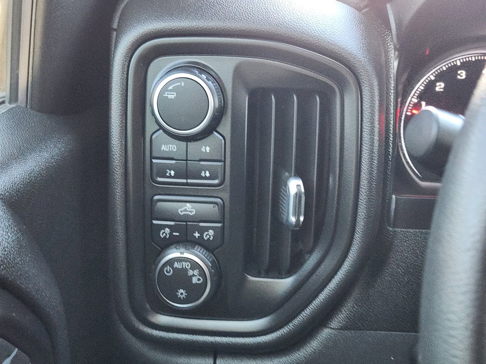 Used 2021 Chevrolet Silverado 1500 Custom Trail Boss w/ Midnight Edition image 24