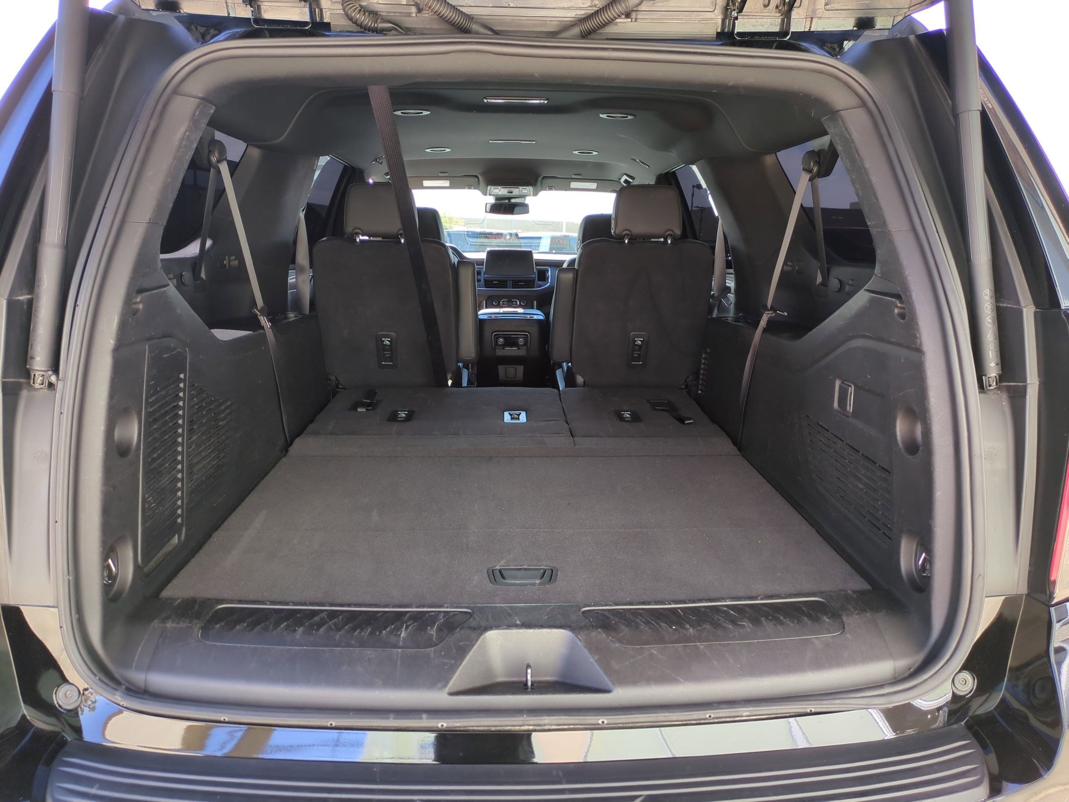 Used 2024 Chevrolet Suburban LT image 32