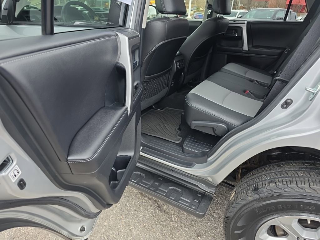 Used 2015 Toyota 4Runner SR5 Premium image 12