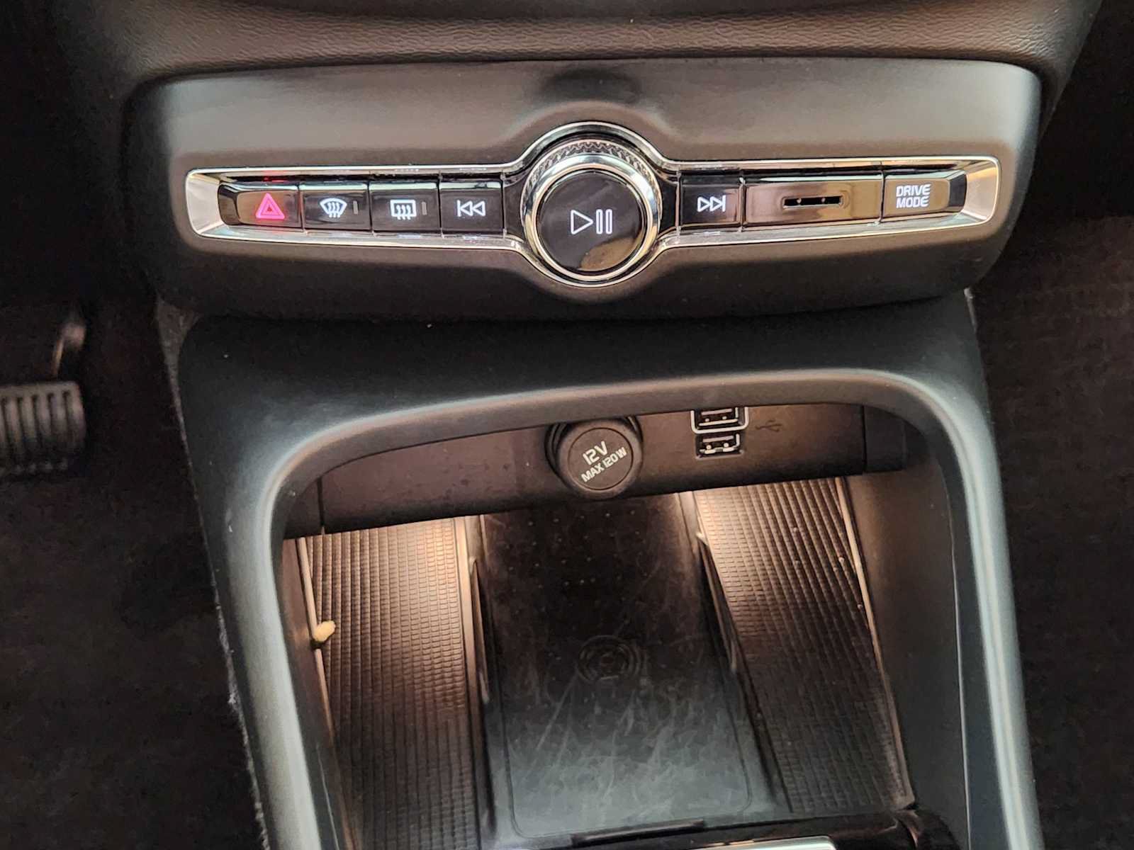 Used 2021 Volvo XC40 T5 Inscription w/ Protection Package Premier AWD/4WD image 18