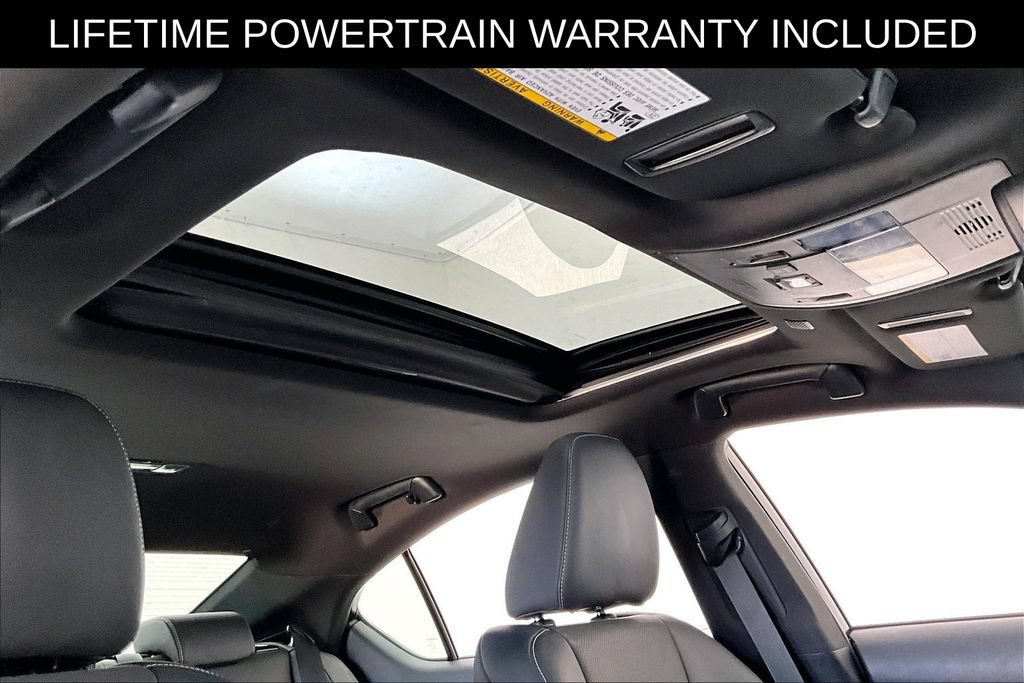 Used 2025 Lexus IS 500 w/ Accessory Package 2 RWD image 21