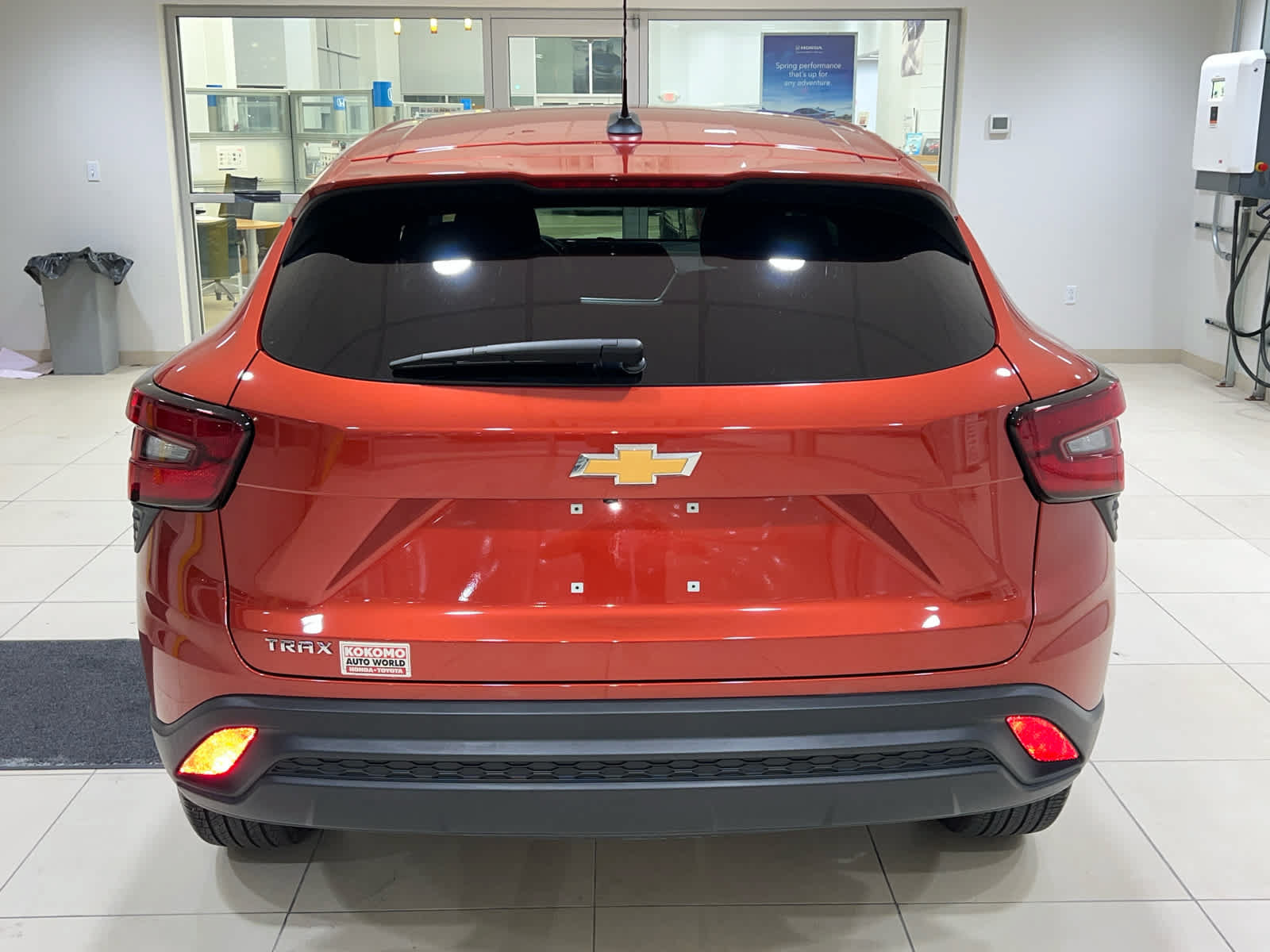 Used 2024 Chevrolet Trax LS w/ LS Convenience Package FWD image 18