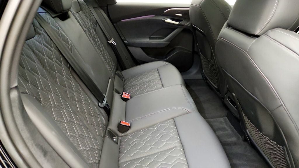 Used 2025 Audi S6 e-tron Premium Plus w/ Premium Plus AWD/4WD image 43