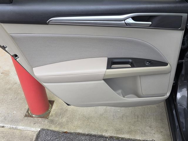 Used 2020 Ford Fusion SE w/ Fleet SE Value Package image 33