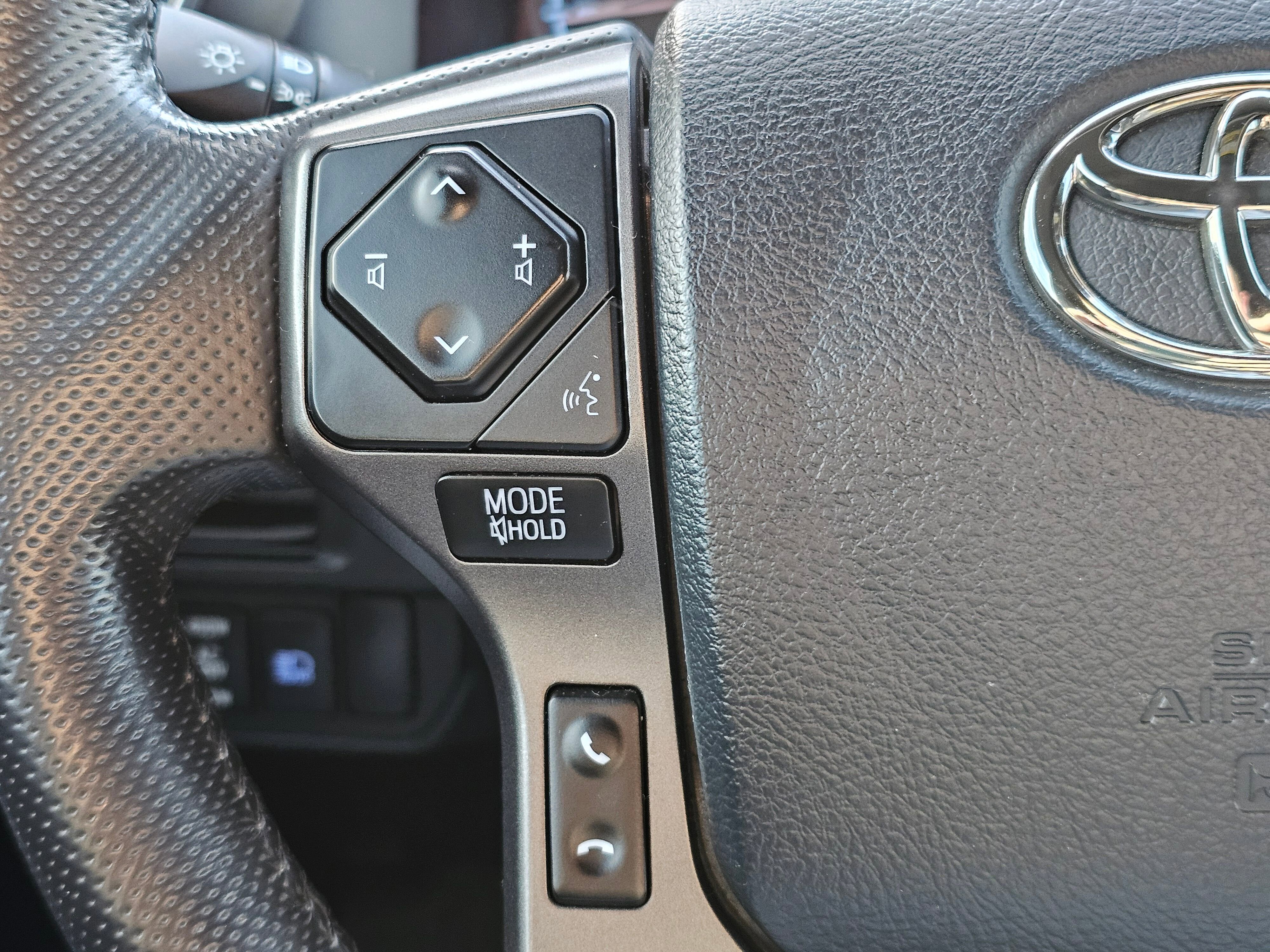 Used 2019 Toyota Tacoma TRD Off-Road image 32