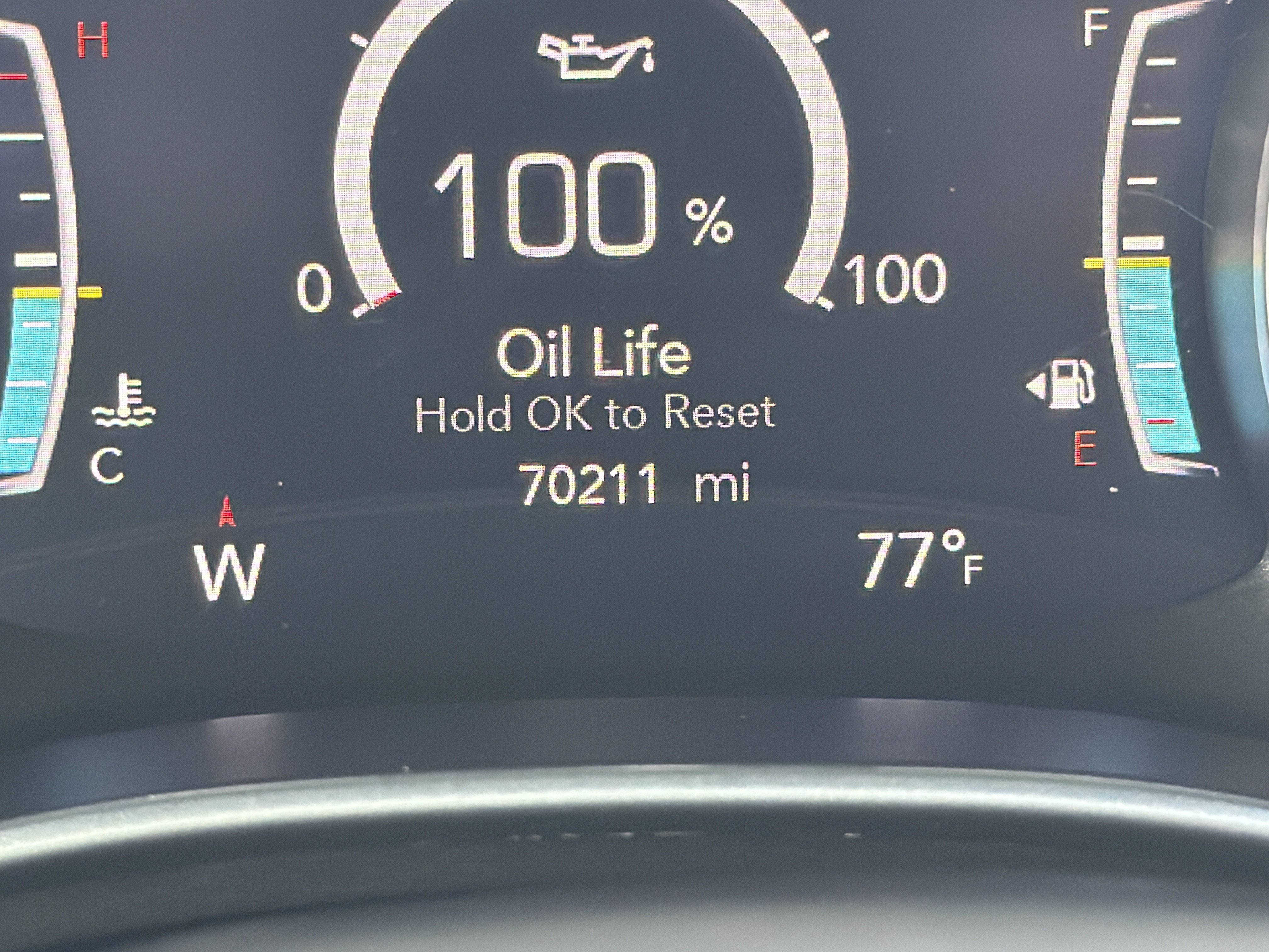 Used 2024 Chrysler Pacifica Touring-L FWD image 21