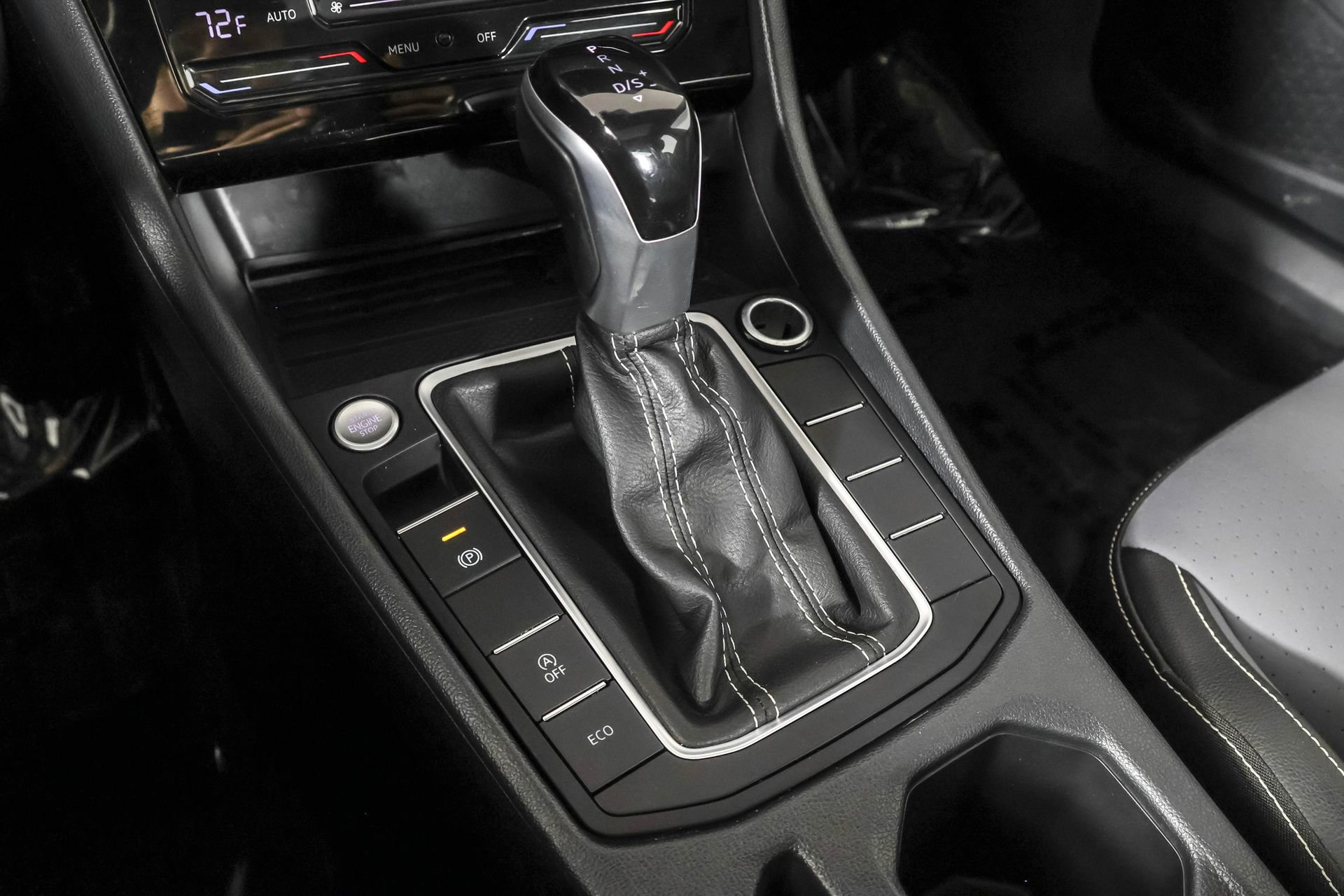 Used 2025 Volkswagen Jetta SE image 30