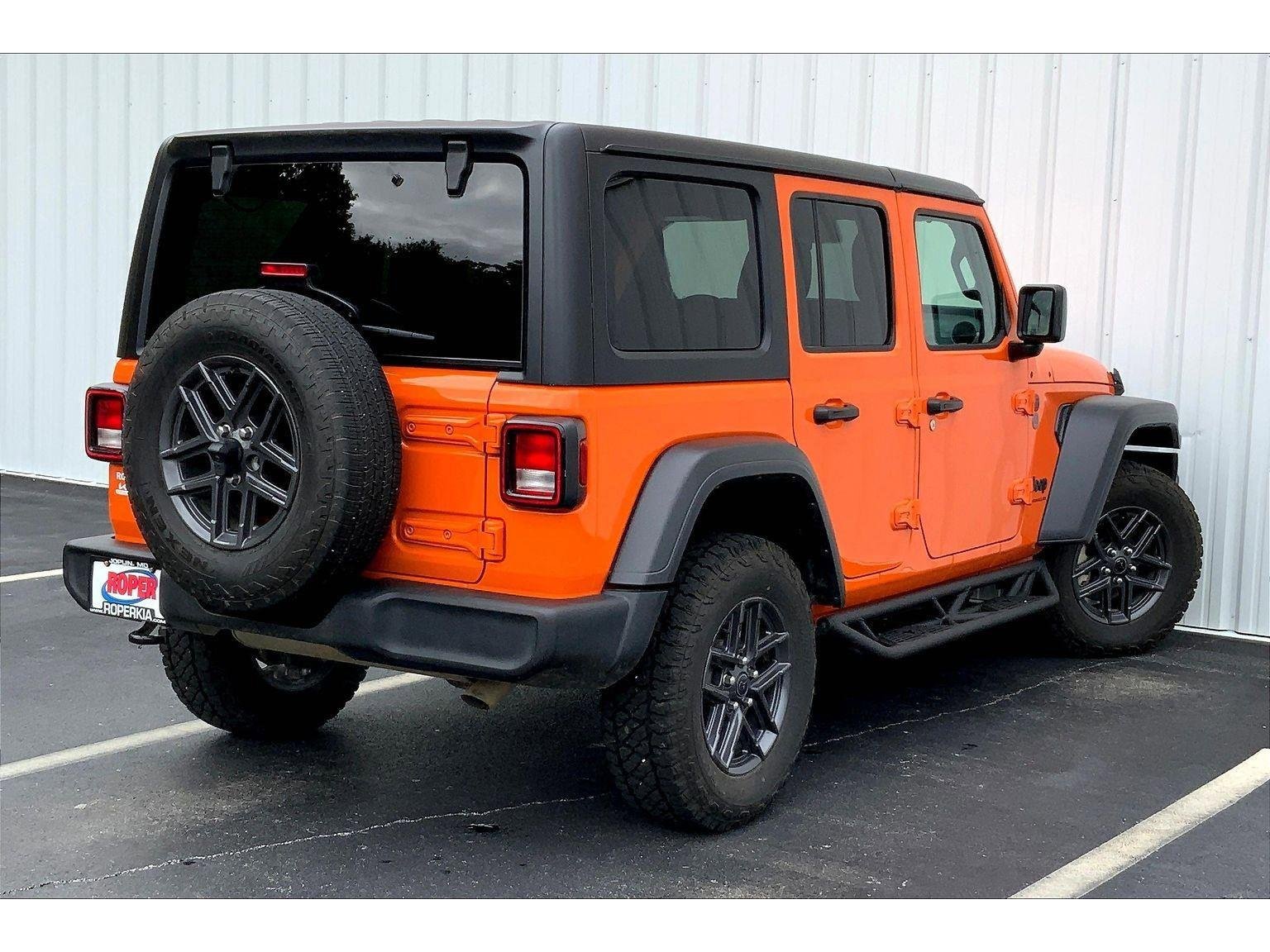 Used 2025 Jeep Wrangler Sport S image 10