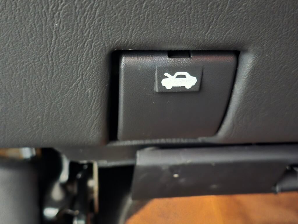 Used 2003 Chevrolet Monte Carlo SS image 73