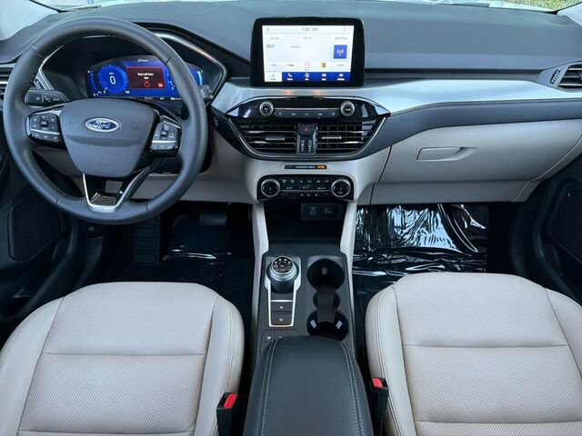 Used 2022 Ford Escape Titanium w/ Class II Trailer Tow Package AWD/4WD image 17
