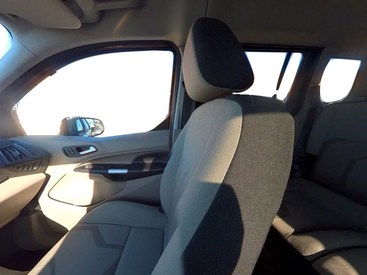 Used 2014 Ford Transit Connect XLT image 25