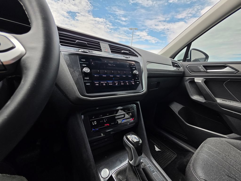 Used 2024 Volkswagen Tiguan SE FWD image 14