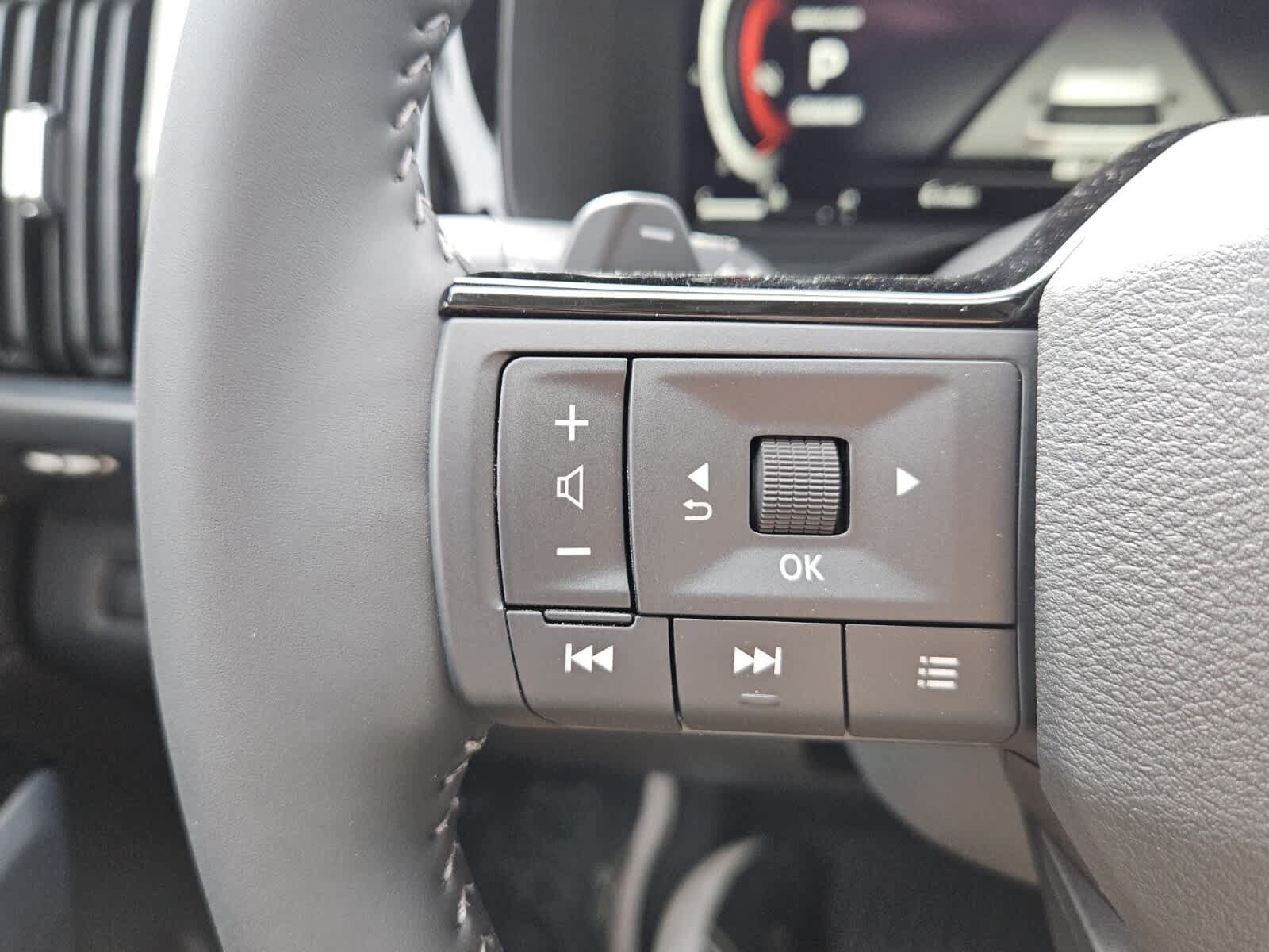New 2026 Nissan Pathfinder SL FWD image 12