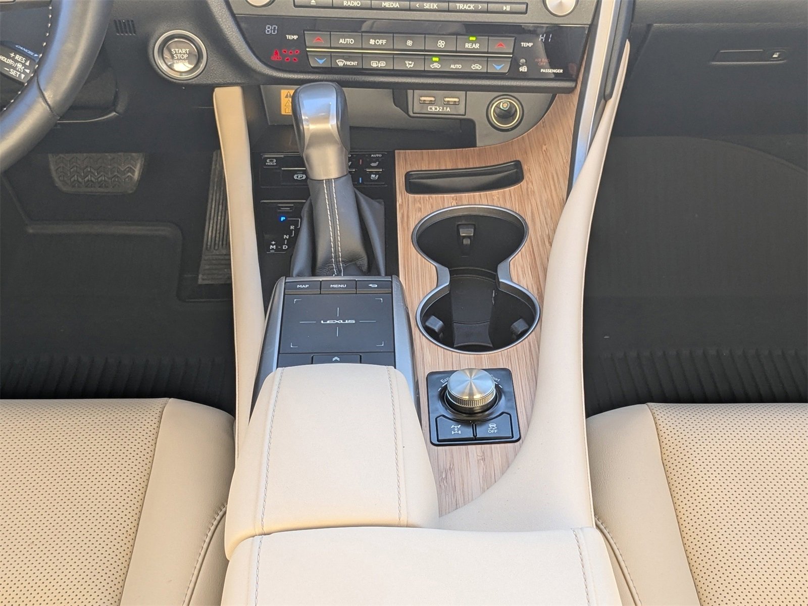 Used 2022 Lexus RX 350L Premium w/ Premium Package image 20