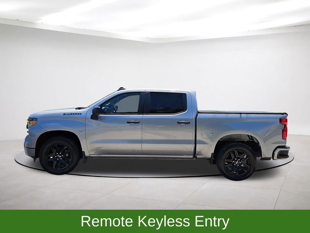Used 2023 Chevrolet Silverado 1500 Custom w/ LPO, Dark Essentials Package RWD image 4